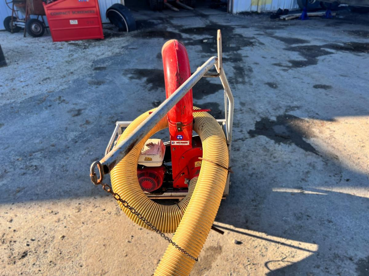 ASPIRATEUR A FEUILLE MOTORISÉ SUR BERCE (NET TVA) - Máy hút bụi công nghiệp: hình 2 ASPIRATEUR A FEUILLE MOTORISÉ SUR BERCE (NET TVA) - Máy hút bụi công nghiệp: hình 2