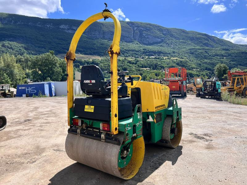 Ammann COMPACTEUR AV26-2 ROULEAU TANDEM VIBRANT ARTICULÉ - Máy lăn nhỏ: hình 4 Ammann COMPACTEUR AV26-2 ROULEAU TANDEM VIBRANT ARTICULÉ - Máy lăn nhỏ: hình 4