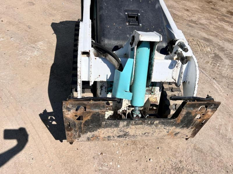 Máy xúc lật mini bánh xích Bobcat MT55 MINI CHARGEUSE SKID A CHENILLE: hình 7