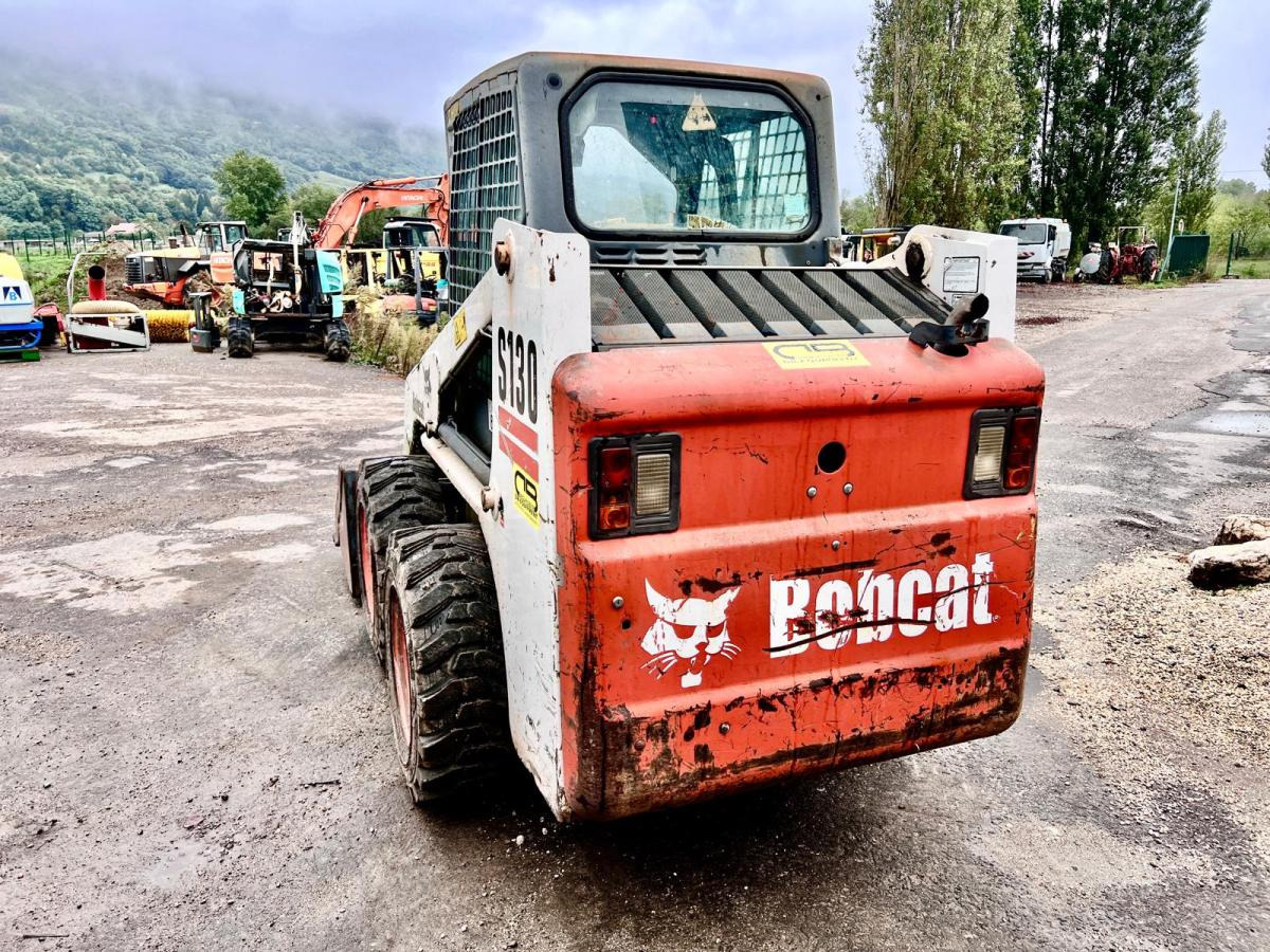 Bobcat S130 Chargeuse Compact - Máy xúc lật đa năng: hình 3 Bobcat S130 Chargeuse Compact - Máy xúc lật đa năng: hình 3