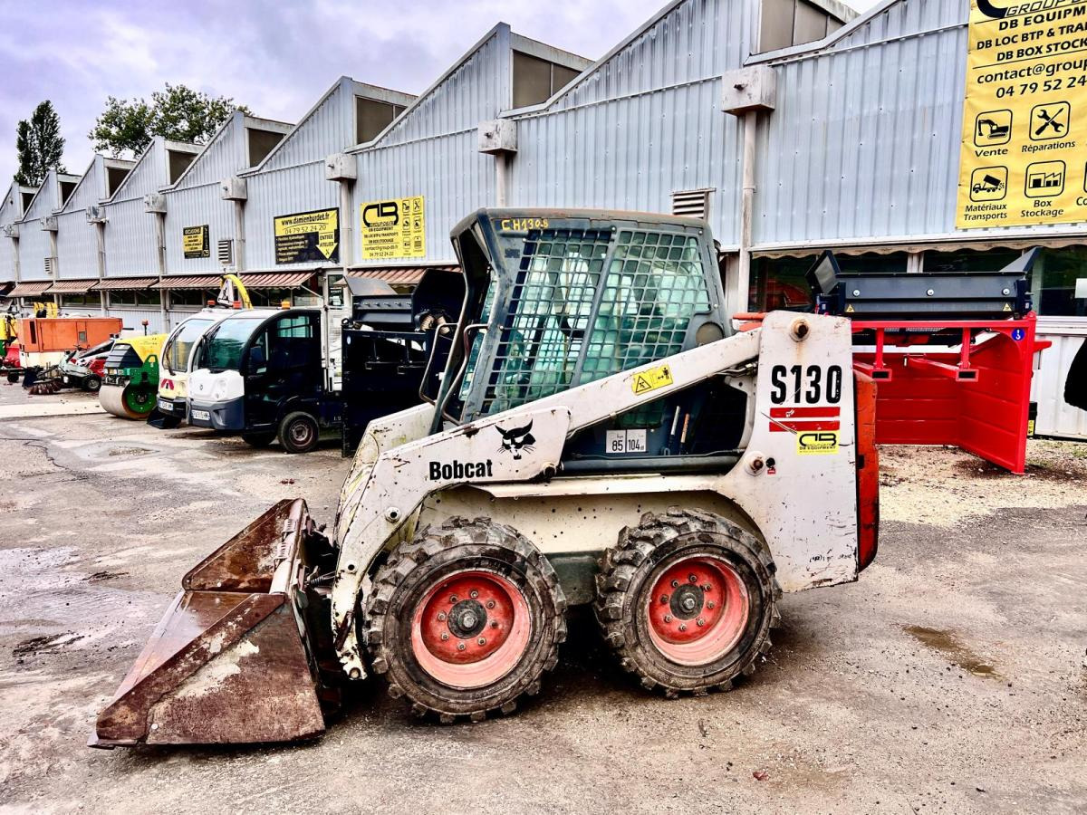 Bobcat S130 Chargeuse Compact - Máy xúc lật đa năng: hình 2 Bobcat S130 Chargeuse Compact - Máy xúc lật đa năng: hình 2