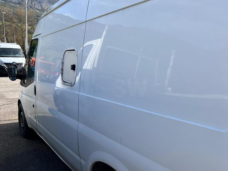 Ford Transit 2,2L TDCI 140cv Moteur HS - Xe van nhỏ gọn: hình 5 Ford Transit 2,2L TDCI 140cv Moteur HS - Xe van nhỏ gọn: hình 5