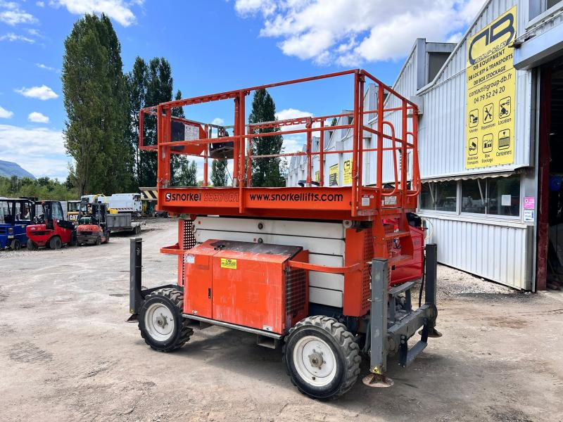 Snorkel S3370RT NACELLE CISEAUX 12M 4X4 DIESEL - Máy nâng người hình kéo: hình 2 Snorkel S3370RT NACELLE CISEAUX 12M 4X4 DIESEL - Máy nâng người hình kéo: hình 2