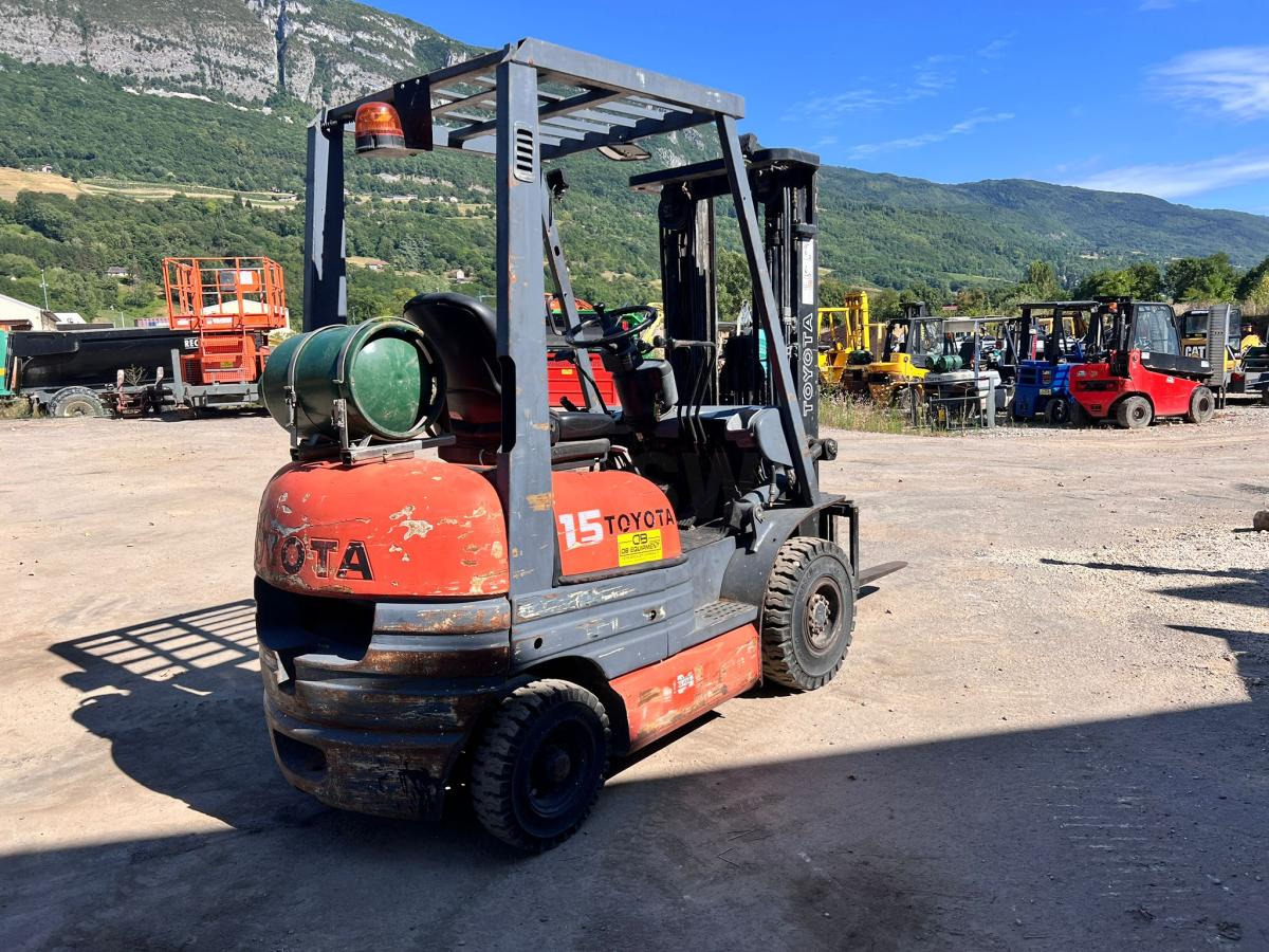 Toyota 426 FGF15 CHARIOT ELEVATEUR A GAZ 1,5T 4,3m - Xe nâng gas: hình 3 Toyota 426 FGF15 CHARIOT ELEVATEUR A GAZ 1,5T 4,3m - Xe nâng gas: hình 3