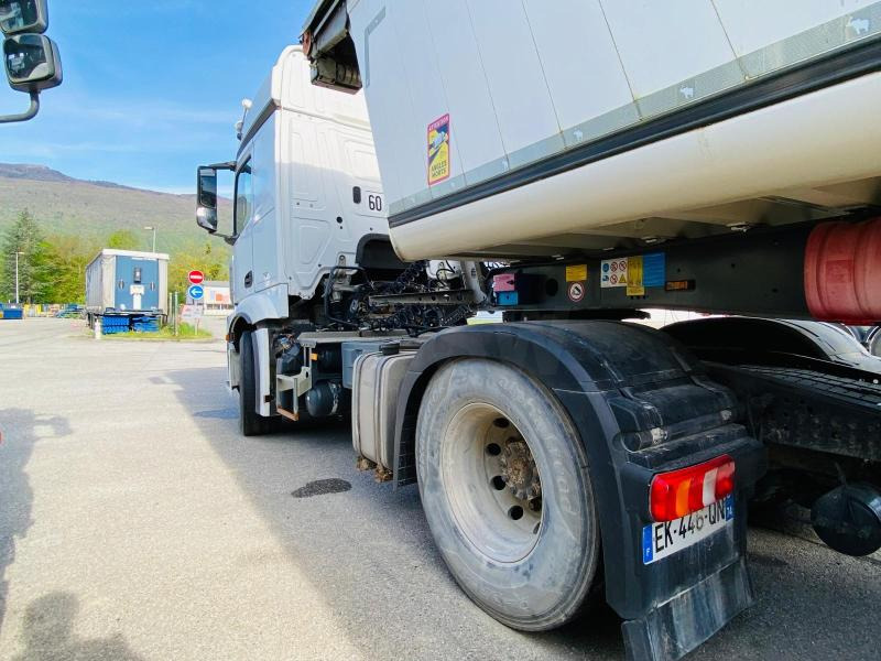 MERCEDES Tracteur routier ACTROS 1851 4X2 avec KIT HYDRAULIQUE - Xe đầu kéo: hình 4 MERCEDES Tracteur routier ACTROS 1851 4X2 avec KIT HYDRAULIQUE - Xe đầu kéo: hình 4