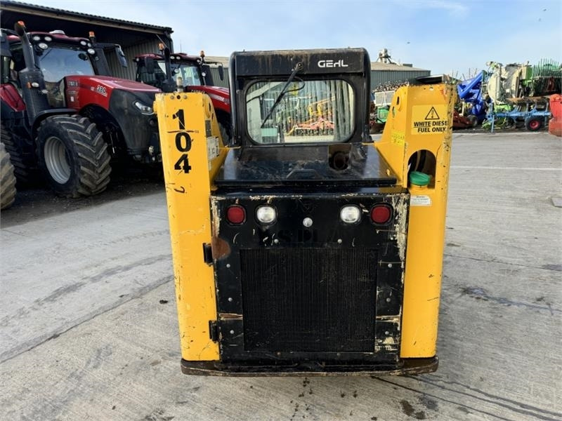 Gehl R165 Skid Steer - Máy xúc lật đa năng: hình 3 Gehl R165 Skid Steer - Máy xúc lật đa năng: hình 3