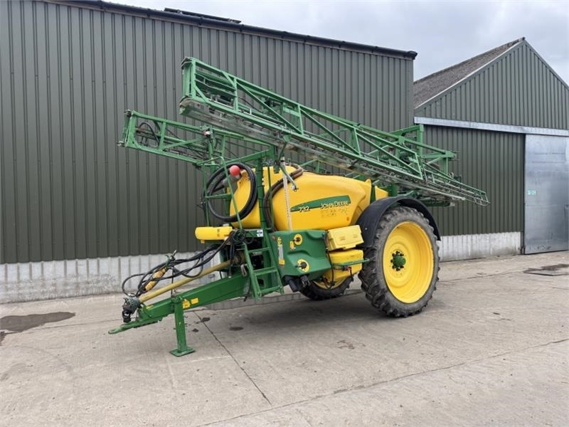 John Deere 732 Trailed Sprayer - Máy xịt gắn trên máy cày: hình 1 John Deere 732 Trailed Sprayer - Máy xịt gắn trên máy cày: hình 1