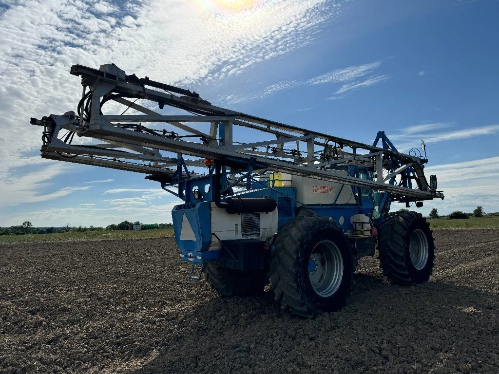 Matrot M44D 36m Self Propelled Sprayer - Máy phun xịt tự hành: hình 4 Matrot M44D 36m Self Propelled Sprayer - Máy phun xịt tự hành: hình 4