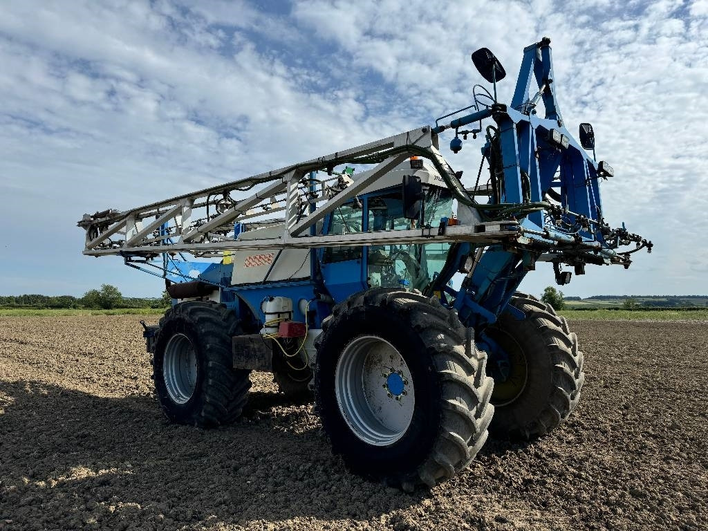 Matrot M44D 36m Self Propelled Sprayer - Máy phun xịt tự hành: hình 3 Matrot M44D 36m Self Propelled Sprayer - Máy phun xịt tự hành: hình 3