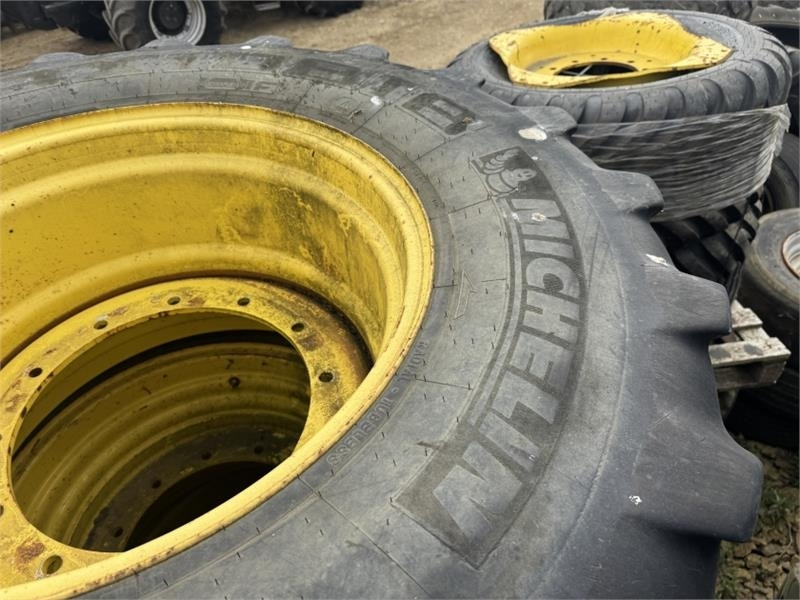 John Deere 8000 R Series 600 and 710 Wheels and Tyre's - Máy móc nông nghiệp: hình 5 John Deere 8000 R Series 600 and 710 Wheels and Tyre's - Máy móc nông nghiệp: hình 5