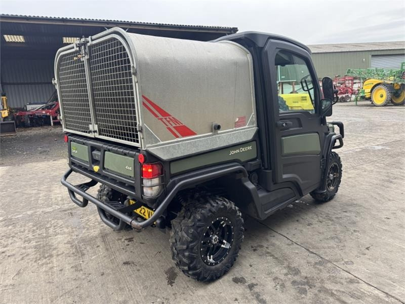 John Deere XUV 865M Gator - Máy móc nông nghiệp: hình 4 John Deere XUV 865M Gator - Máy móc nông nghiệp: hình 4