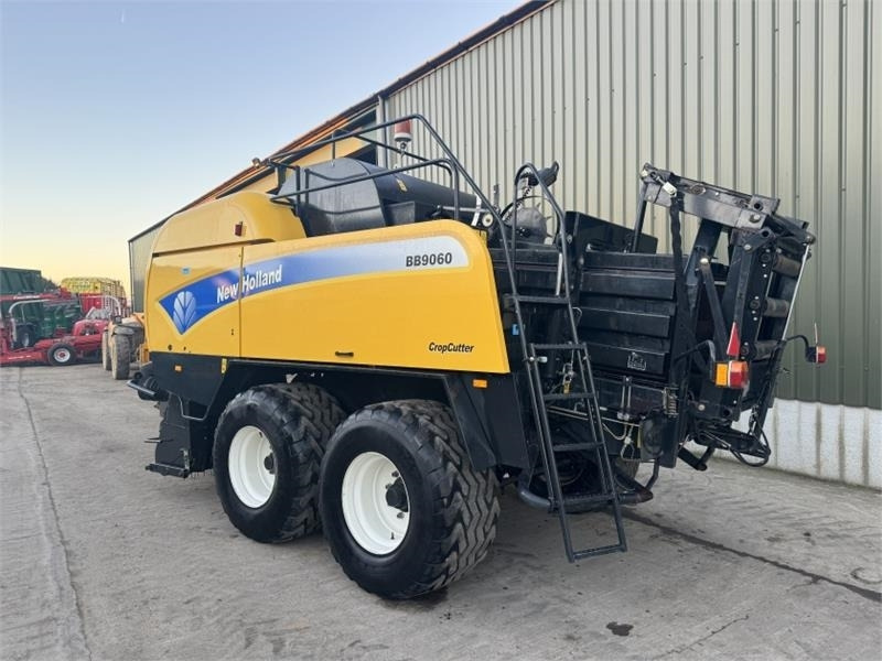 New Holland BB9060 Baler  - Máy đóng kiện vuông: hình 2 New Holland BB9060 Baler  - Máy đóng kiện vuông: hình 2