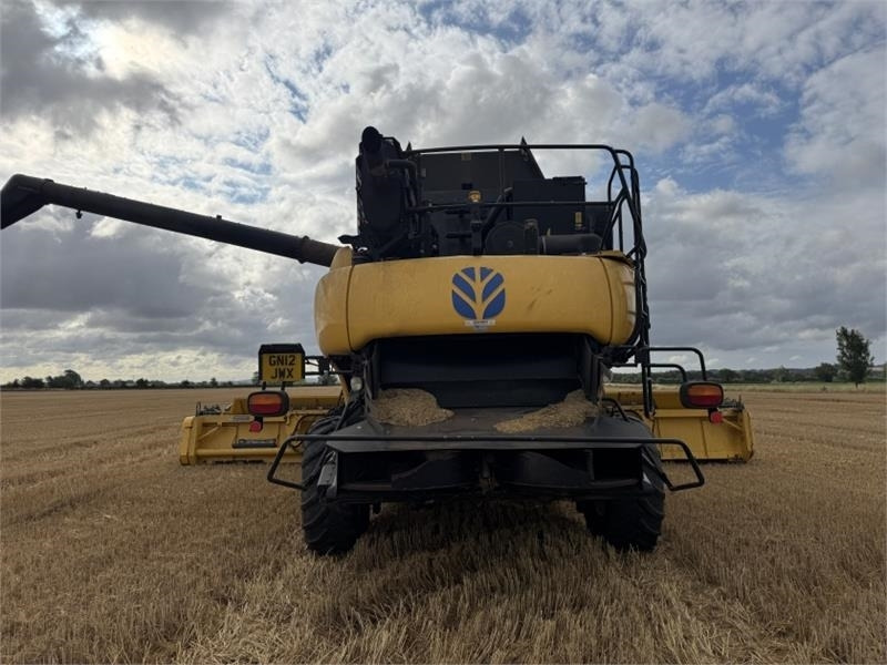 New Holland New Holland CR9090 Rotary Combine **Video Below** - Đính kèm máy gặt: hình 4 New Holland New Holland CR9090 Rotary Combine **Video Below** - Đính kèm máy gặt: hình 4