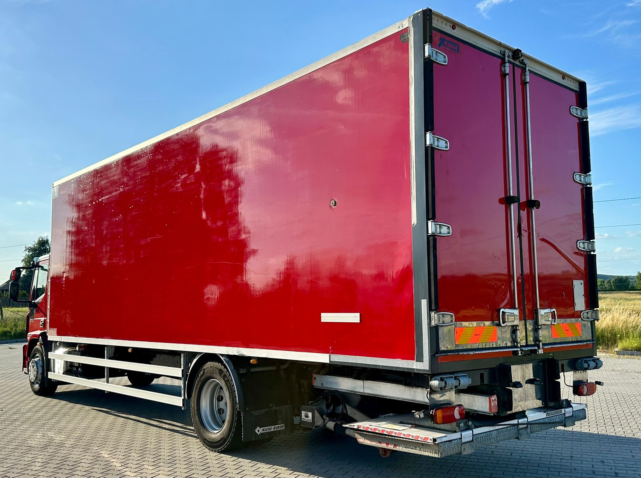 IVECO EUROCARGO 180-320 / CHŁODNIA / WINDA / 21 PALET / 8.5 M DŁUGOŚCI / CARRIER / SYPIALKA / EURO 6 - Xe tải đông lạnh: hình 5 IVECO EUROCARGO 180-320 / CHŁODNIA / WINDA / 21 PALET / 8.5 M DŁUGOŚCI / CARRIER / SYPIALKA / EURO 6 - Xe tải đông lạnh: hình 5