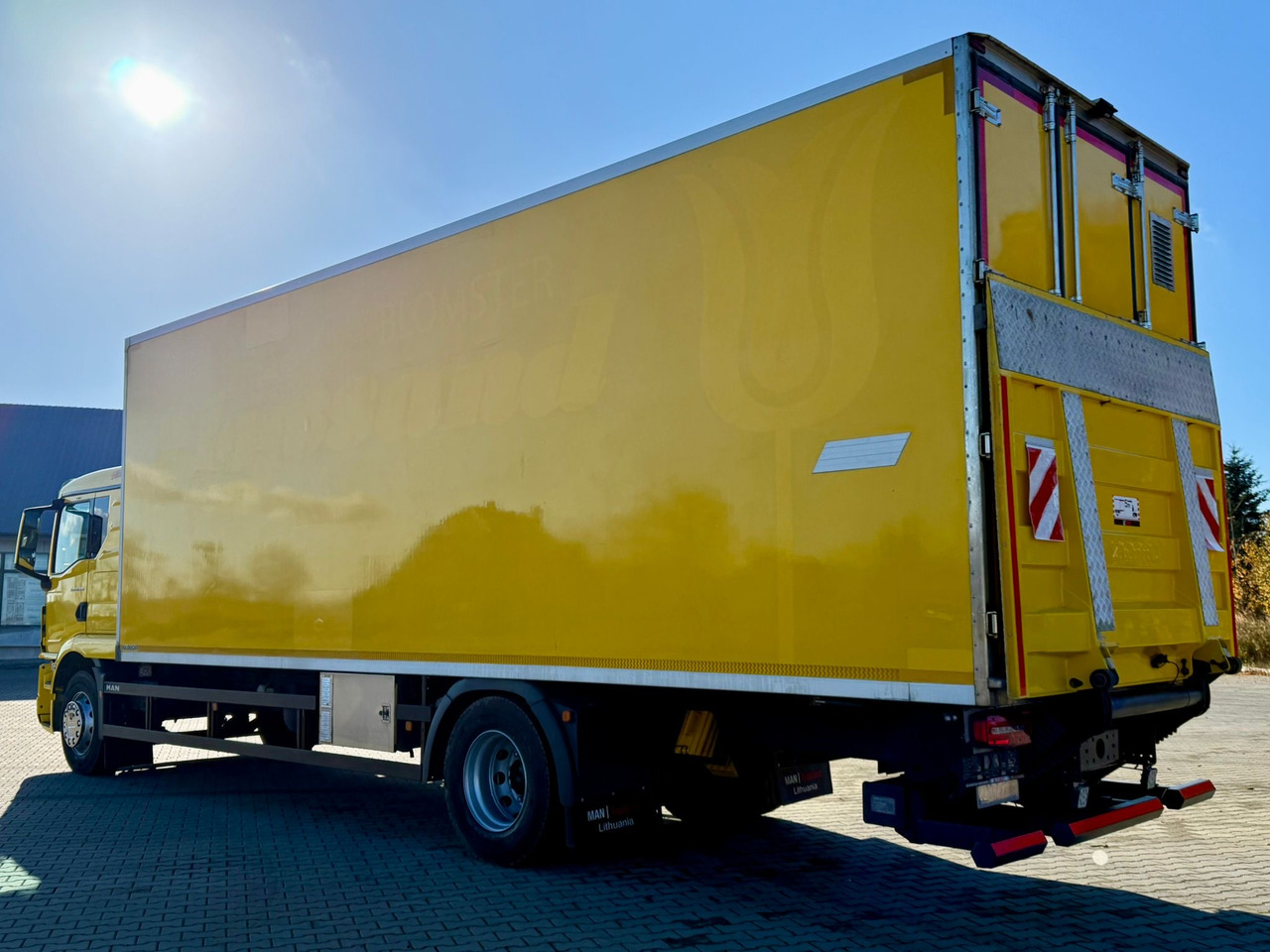 MAN 18.320 / IZOTERMA / GRZANA / WINDA / 20 EUROPALET / AUTOMAT / 170 TYŚ KM / 2021 R / SYPIALKA / CAŁY NA PODUSZKACH / SPROWADZONY / JAK NOWY - Xe tải đẳng nhiệt: hình 3 MAN 18.320 / IZOTERMA / GRZANA / WINDA / 20 EUROPALET / AUTOMAT / 170 TYŚ KM / 2021 R / SYPIALKA / CAŁY NA PODUSZKACH / SPROWADZONY / JAK NOWY - Xe tải đẳng nhiệt: hình 3