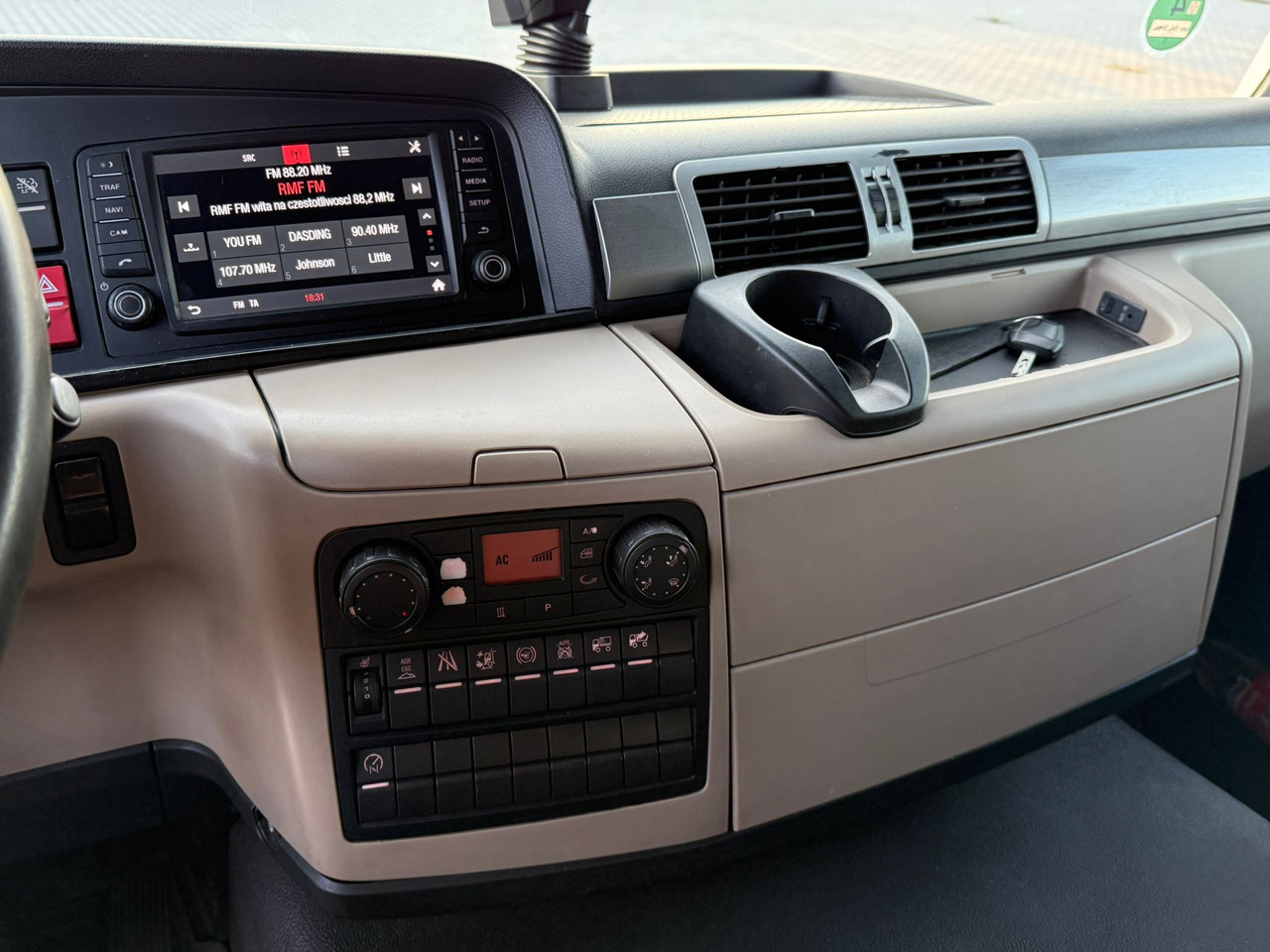 Xe tải thùng mui bạt MAN TGM 12.250 / TGL / BURTO - FIRANKA / WINDA / 18 PALET / AUTOMAT: hình 22