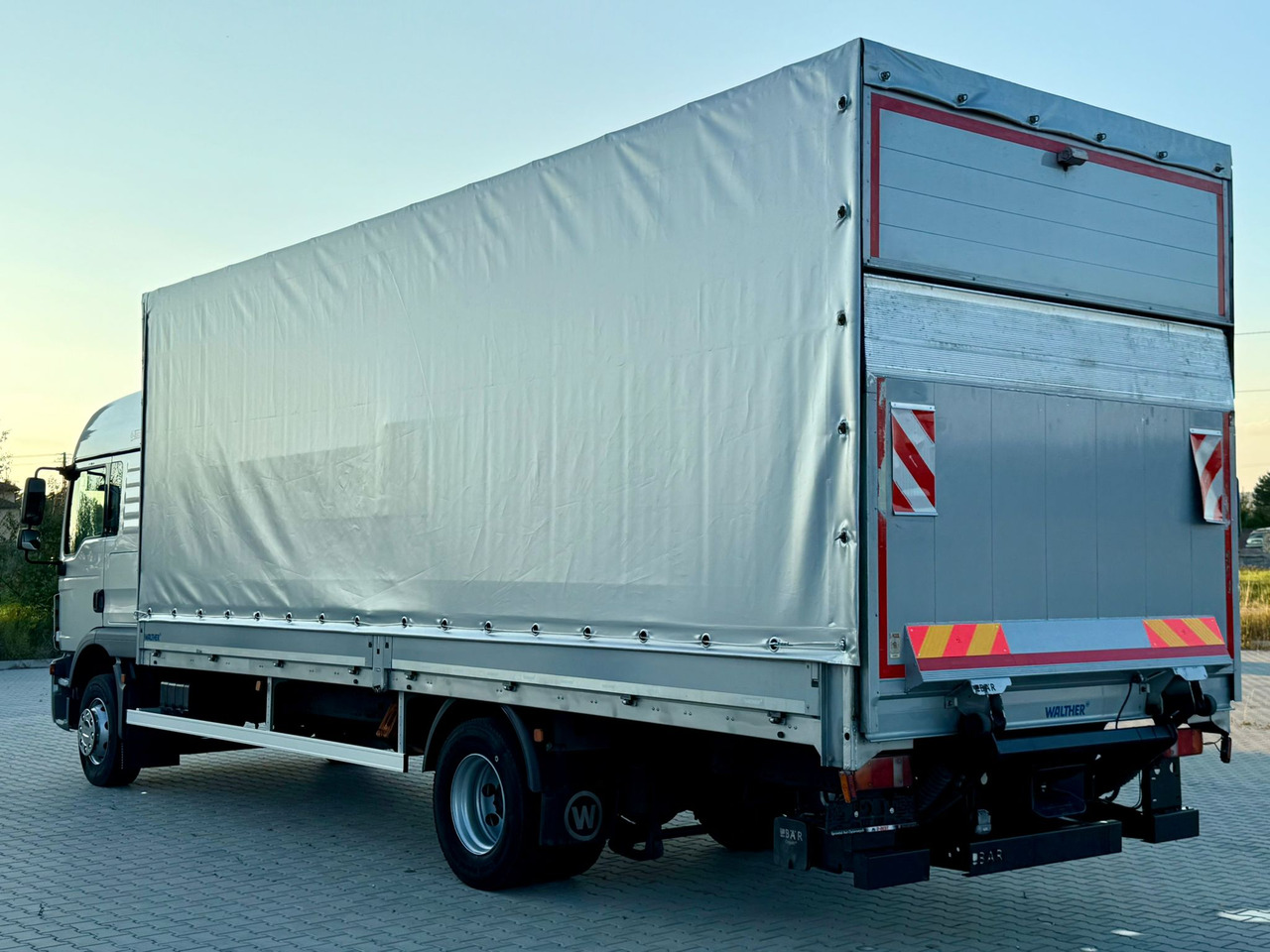 MAN TGM 12.250 / TGL / BURTO - FIRANKA / WINDA / 18 PALET / AUTOMAT - Xe tải thùng mui bạt: hình 5 MAN TGM 12.250 / TGL / BURTO - FIRANKA / WINDA / 18 PALET / AUTOMAT - Xe tải thùng mui bạt: hình 5