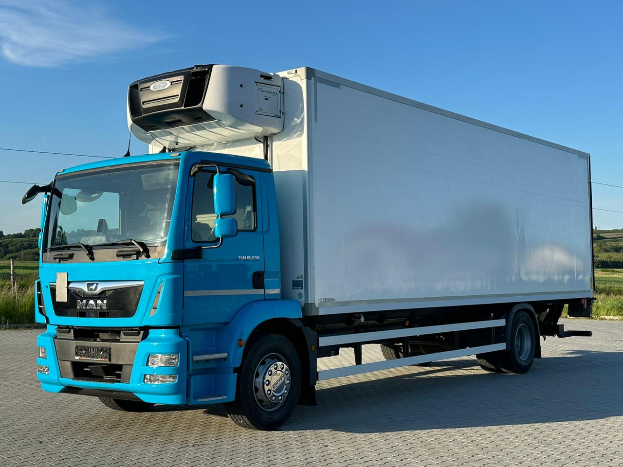MAN TGM 18.290 / CHŁODNIA / WINDA / 20 EUROPALET / 8.2 M DŁUGOŚCI / 2018 ROK / 410 TYS KM - Xe tải đông lạnh: hình 2 MAN TGM 18.290 / CHŁODNIA / WINDA / 20 EUROPALET / 8.2 M DŁUGOŚCI / 2018 ROK / 410 TYS KM - Xe tải đông lạnh: hình 2