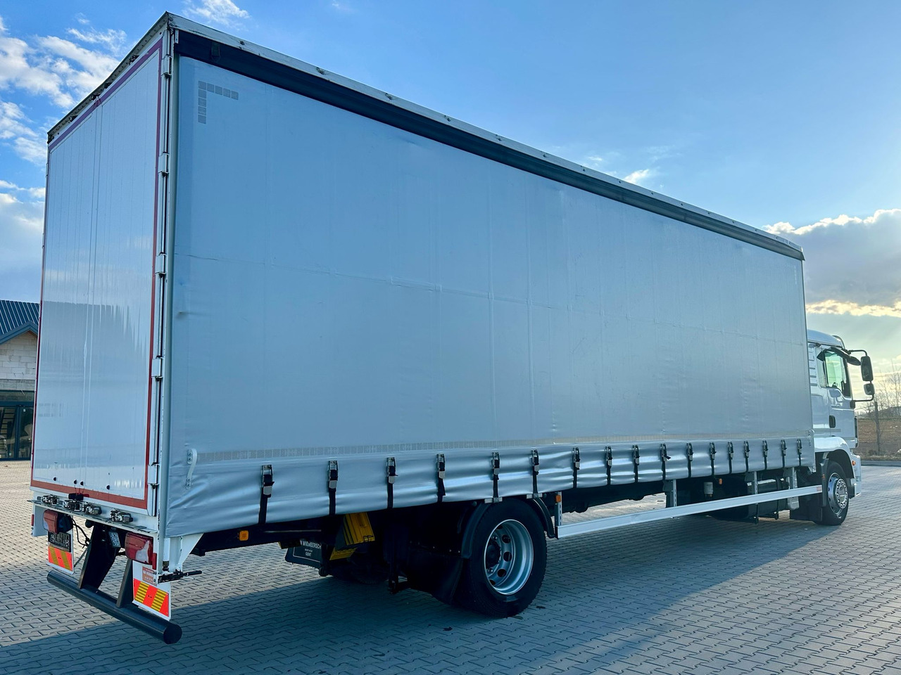 MAN TGM 18.290 / FIRANKA / WINDA / 22 EUROPALETY / AUTOMAT / SYPIALKA / 9 059 KG ŁADOWNOŚCI / NISKI PRZEBIEG / ZSUWANY DACH / EURO 6 - Xe tải thùng mui bạt: hình 5 MAN TGM 18.290 / FIRANKA / WINDA / 22 EUROPALETY / AUTOMAT / SYPIALKA / 9 059 KG ŁADOWNOŚCI / NISKI PRZEBIEG / ZSUWANY DACH / EURO 6 - Xe tải thùng mui bạt: hình 5