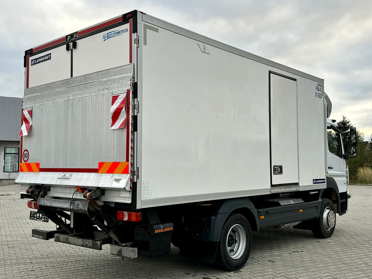 MERCEDES-BENZ ATEGO 1218 / CHŁODNIA / WINDA / 12 PALET / 5.10 M DŁUGOŚCI / AUTOMAT / LAMBERET / 5090 KG ŁADOWNOŚCI - Xe tải đông lạnh: hình 4 MERCEDES-BENZ ATEGO 1218 / CHŁODNIA / WINDA / 12 PALET / 5.10 M DŁUGOŚCI / AUTOMAT / LAMBERET / 5090 KG ŁADOWNOŚCI - Xe tải đông lạnh: hình 4