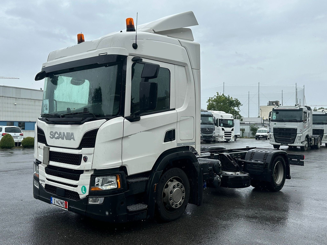 SCANIA P220 / RAMA DO ZABUDOWY / ROZSTAW OSI 3.90 M / SILNIK 6 / WYWROTKA / BECZKA / HAKOWIEC / UTRZYMANIE DRÓG / AUTOMAT / 2019 ROK / NISKI PRZEBIEG - Xe tải khung gầm: hình 2 SCANIA P220 / RAMA DO ZABUDOWY / ROZSTAW OSI 3.90 M / SILNIK 6 / WYWROTKA / BECZKA / HAKOWIEC / UTRZYMANIE DRÓG / AUTOMAT / 2019 ROK / NISKI PRZEBIEG - Xe tải khung gầm: hình 2
