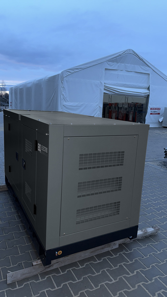 PERKINS 130 kVA / 108 kW - Bộ phát điện: hình 4 PERKINS 130 kVA / 108 kW - Bộ phát điện: hình 4