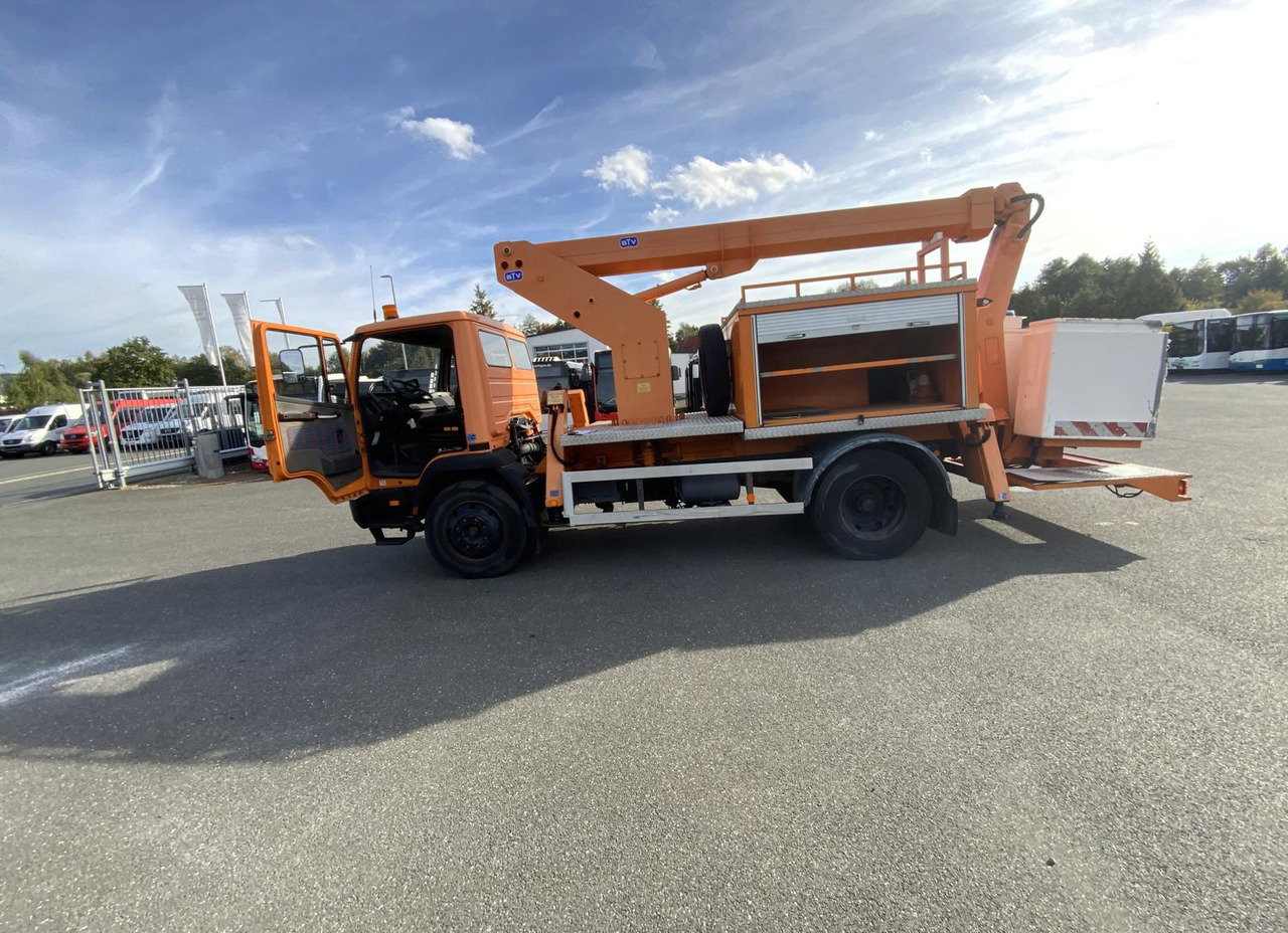 Nền bục trên không gắn trên xe tải Mercedes-Benz 1117: hình 6