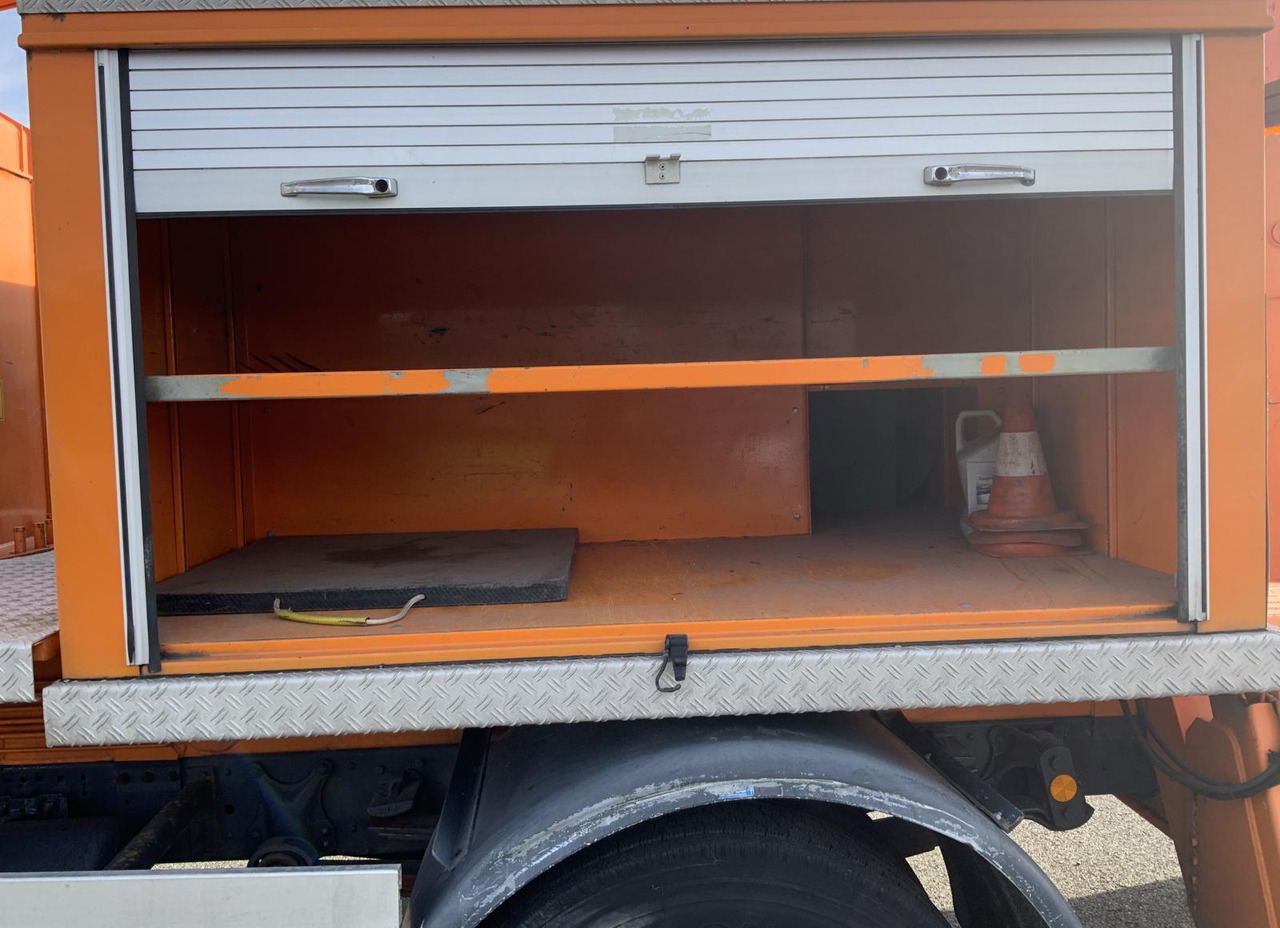 Nền bục trên không gắn trên xe tải Mercedes-Benz 1117: hình 7