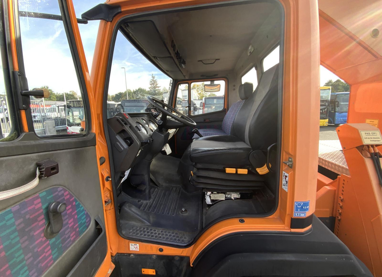 Nền bục trên không gắn trên xe tải Mercedes-Benz 1117: hình 9