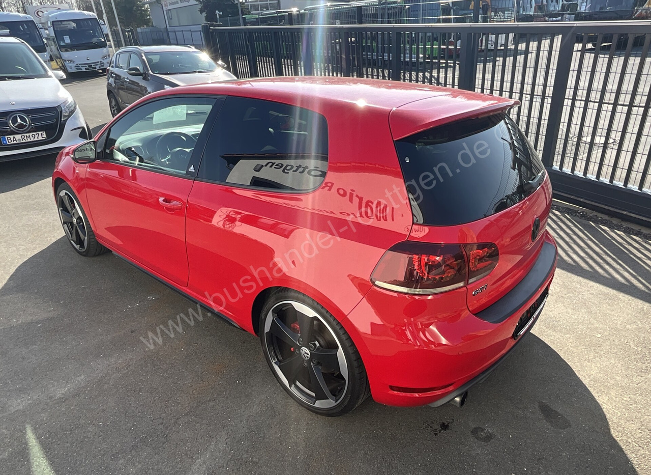 Volkswagen Golf VI GTI adidas - Xe hơi: hình 3 Volkswagen Golf VI GTI adidas - Xe hơi: hình 3