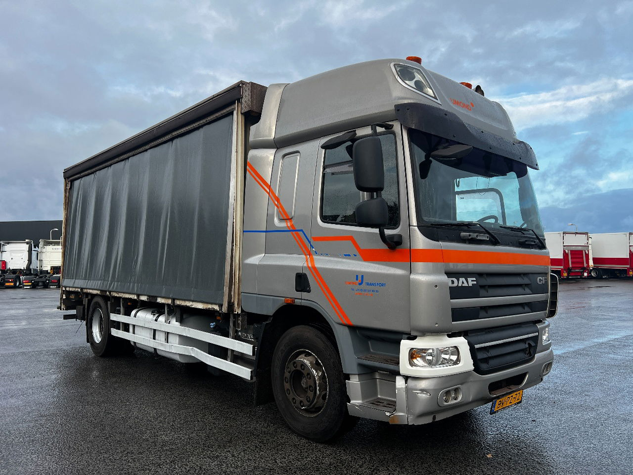 DAF CF 75.250 SC, Euro 5 - Xe tải thùng mui bạt: hình 2 DAF CF 75.250 SC, Euro 5 - Xe tải thùng mui bạt: hình 2