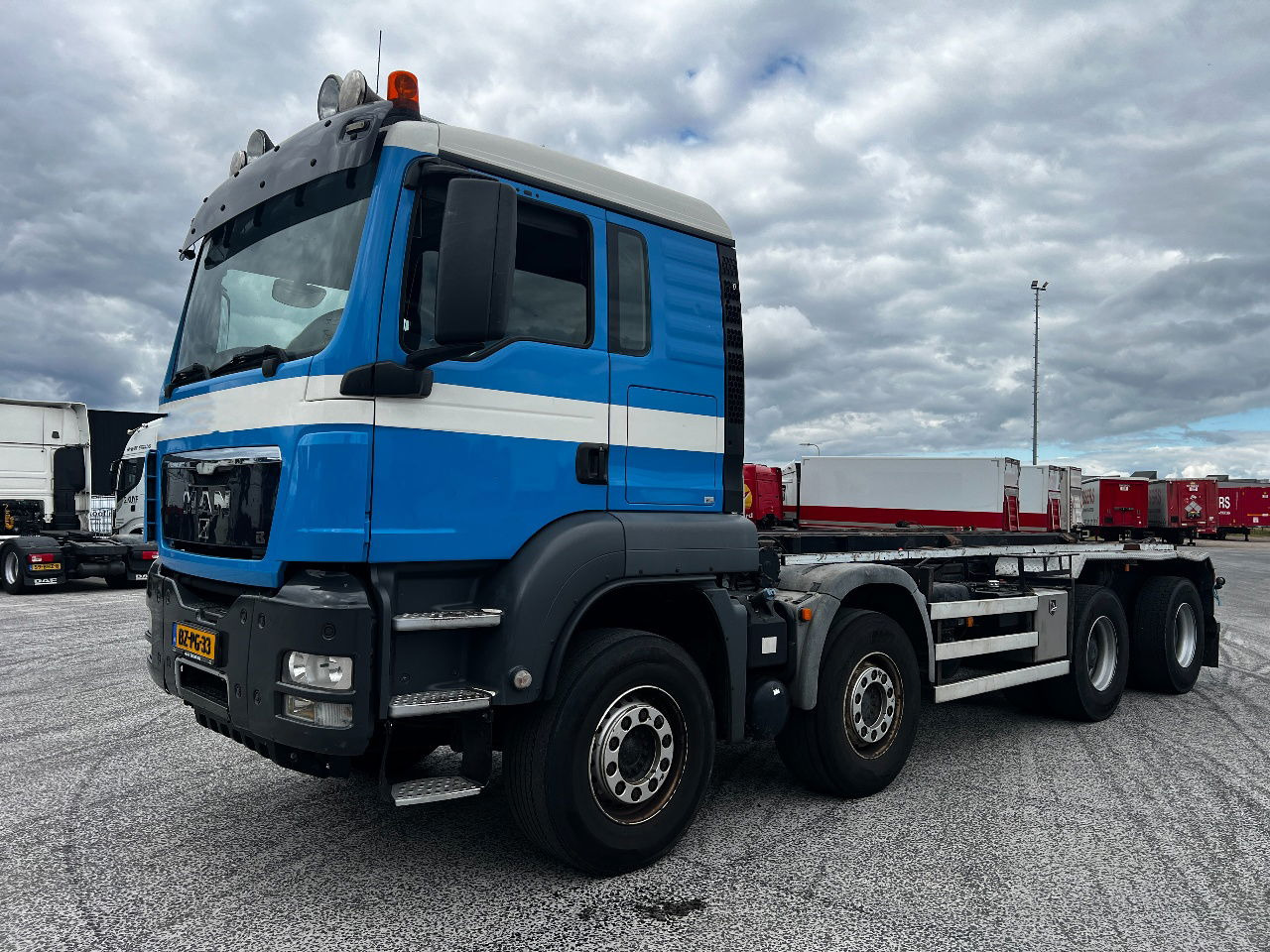 MAN TGS 41.480 8x4, Retarder, Euro 5 - Xe chở container/ Xe tải hoán đổi thân: hình 2 MAN TGS 41.480 8x4, Retarder, Euro 5 - Xe chở container/ Xe tải hoán đổi thân: hình 2