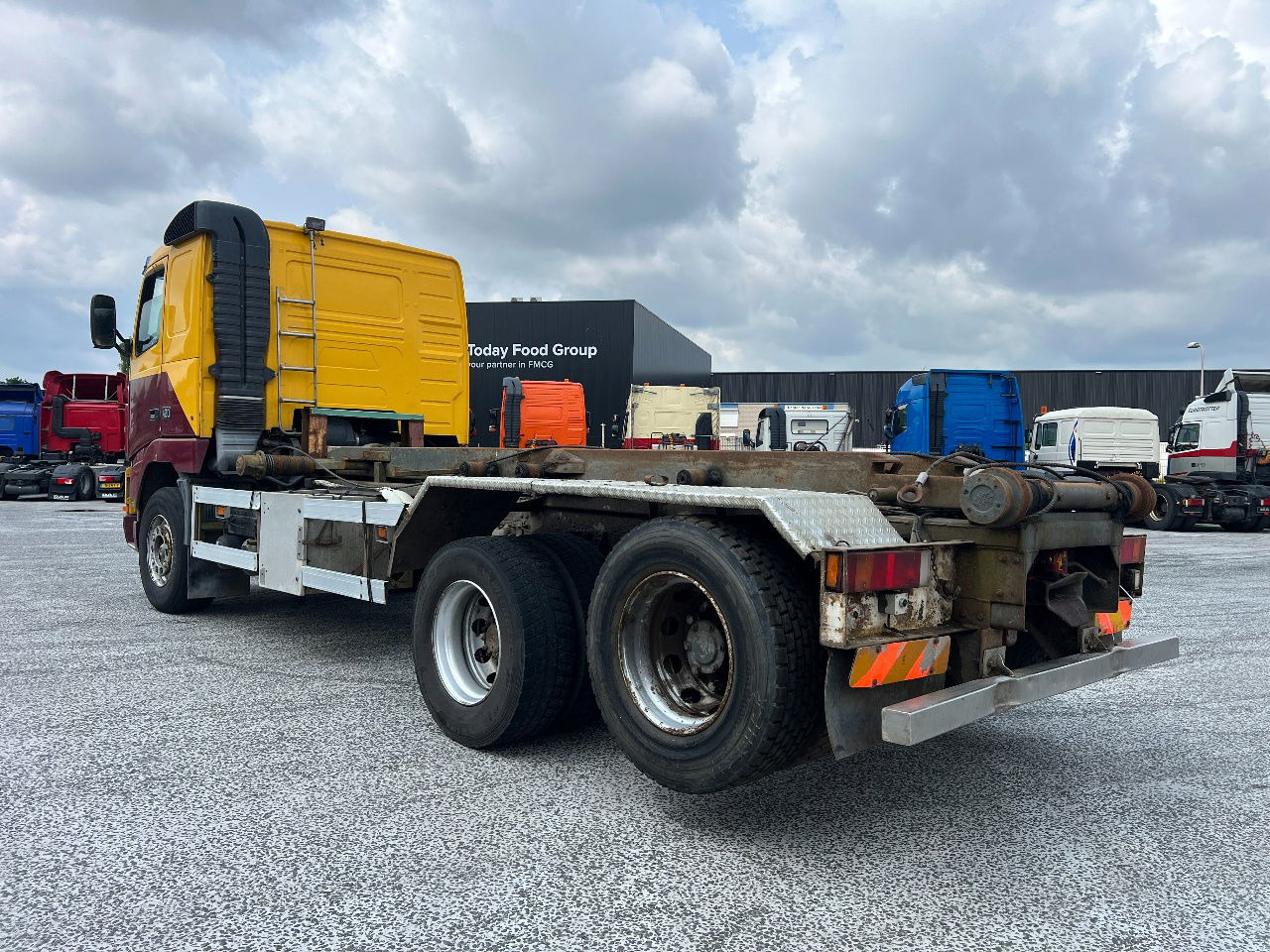 Volvo FH 12.380 6x2, NCH, Euro2, Full Steel - Xe chở container/ Xe tải hoán đổi thân: hình 4 Volvo FH 12.380 6x2, NCH, Euro2, Full Steel - Xe chở container/ Xe tải hoán đổi thân: hình 4