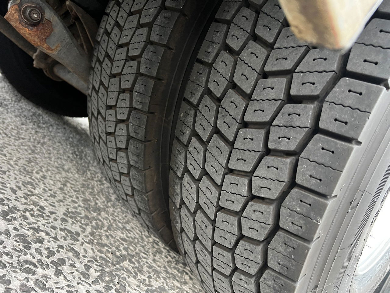 Volvo FM 9.300 Globe 6x2, Euro 5 - Xe tải hộp: hình 5 Volvo FM 9.300 Globe 6x2, Euro 5 - Xe tải hộp: hình 5