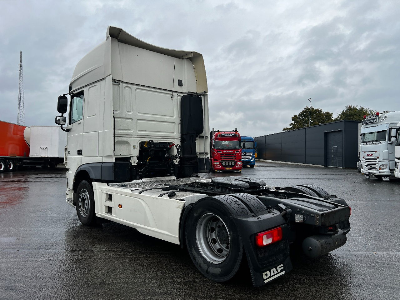 DAF XF 460 SSC, Retarder, Full spoiler - Xe đầu kéo: hình 4 DAF XF 460 SSC, Retarder, Full spoiler - Xe đầu kéo: hình 4