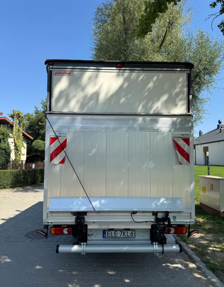 Renault Master - Xe van thùng mui bạt: hình 4 Renault Master - Xe van thùng mui bạt: hình 4