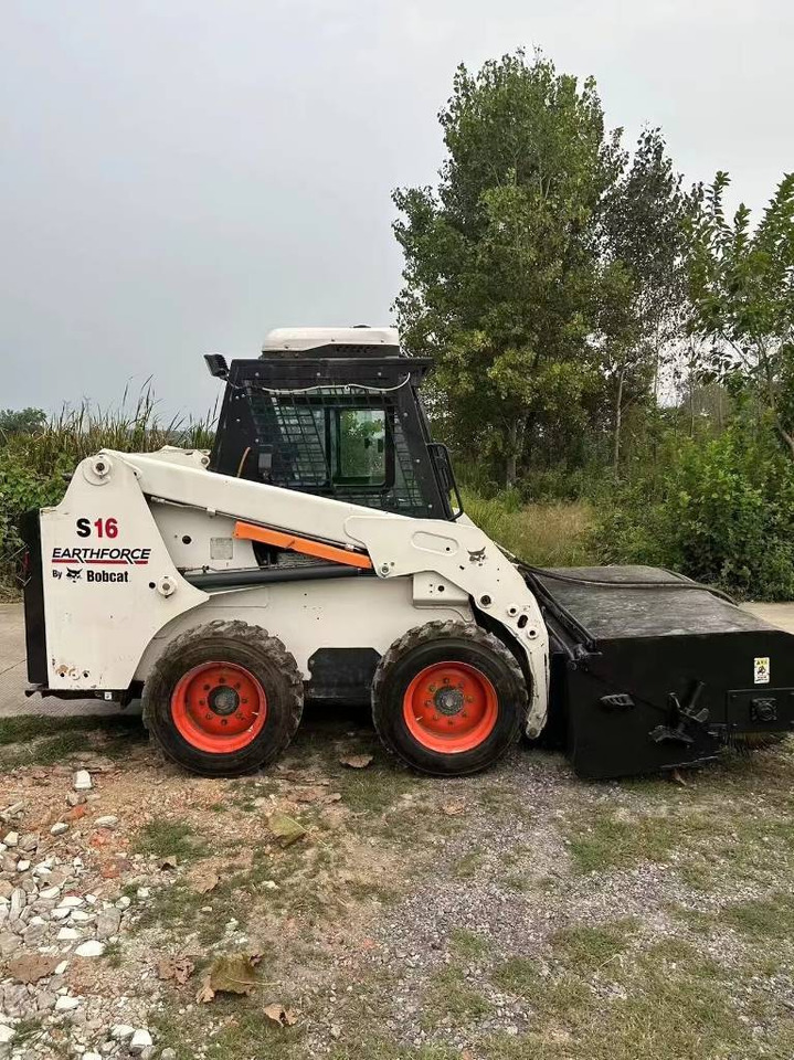 Bobcat S 16 - Máy xúc lật đa năng: hình 5 Bobcat S 16 - Máy xúc lật đa năng: hình 5