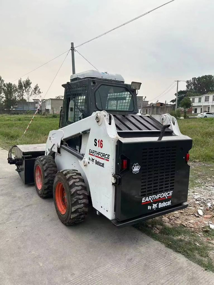 Bobcat S 16 - Máy xúc lật đa năng: hình 4 Bobcat S 16 - Máy xúc lật đa năng: hình 4