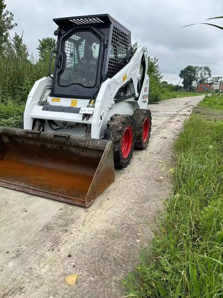 Bobcat S 18 - Máy xúc lật đa năng: hình 4 Bobcat S 18 - Máy xúc lật đa năng: hình 4