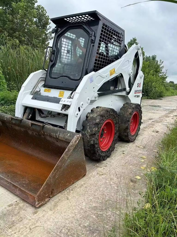 Bobcat S 18 - Máy xúc lật đa năng: hình 3 Bobcat S 18 - Máy xúc lật đa năng: hình 3