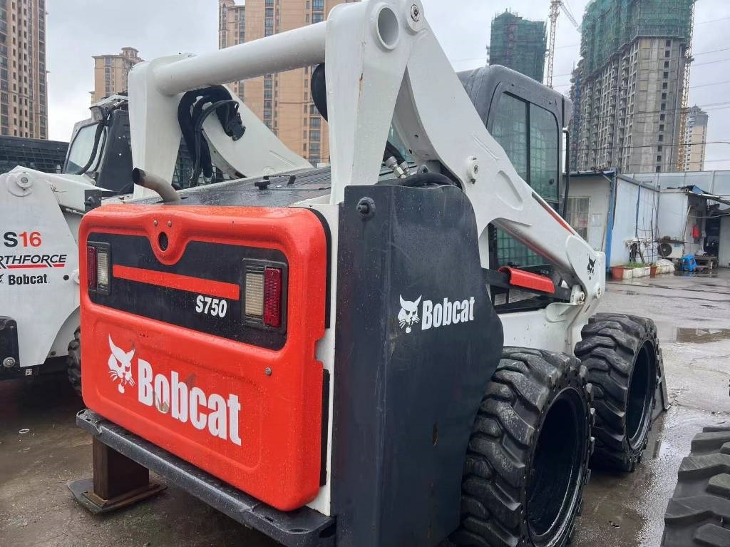 Bobcat S 450 - Máy xúc bánh xích: hình 2 Bobcat S 450 - Máy xúc bánh xích: hình 2