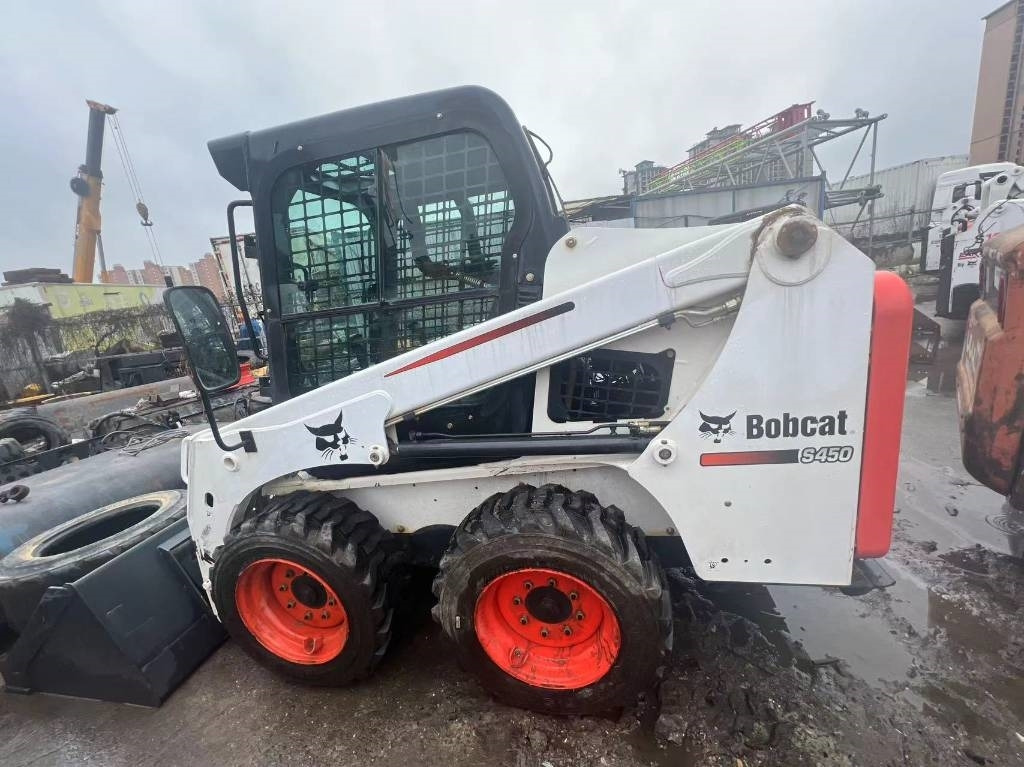 Bobcat S 450 - Máy xúc bánh xích: hình 5 Bobcat S 450 - Máy xúc bánh xích: hình 5