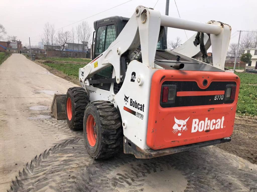 Bobcat T 770 - Máy xúc lật đa năng: hình 1 Bobcat T 770 - Máy xúc lật đa năng: hình 1