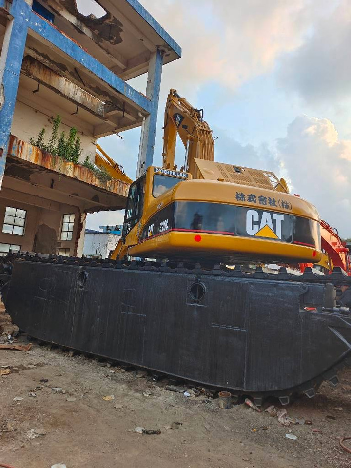 CAT 320 C - Máy cạp lưỡng cư: hình 3 CAT 320 C - Máy cạp lưỡng cư: hình 3