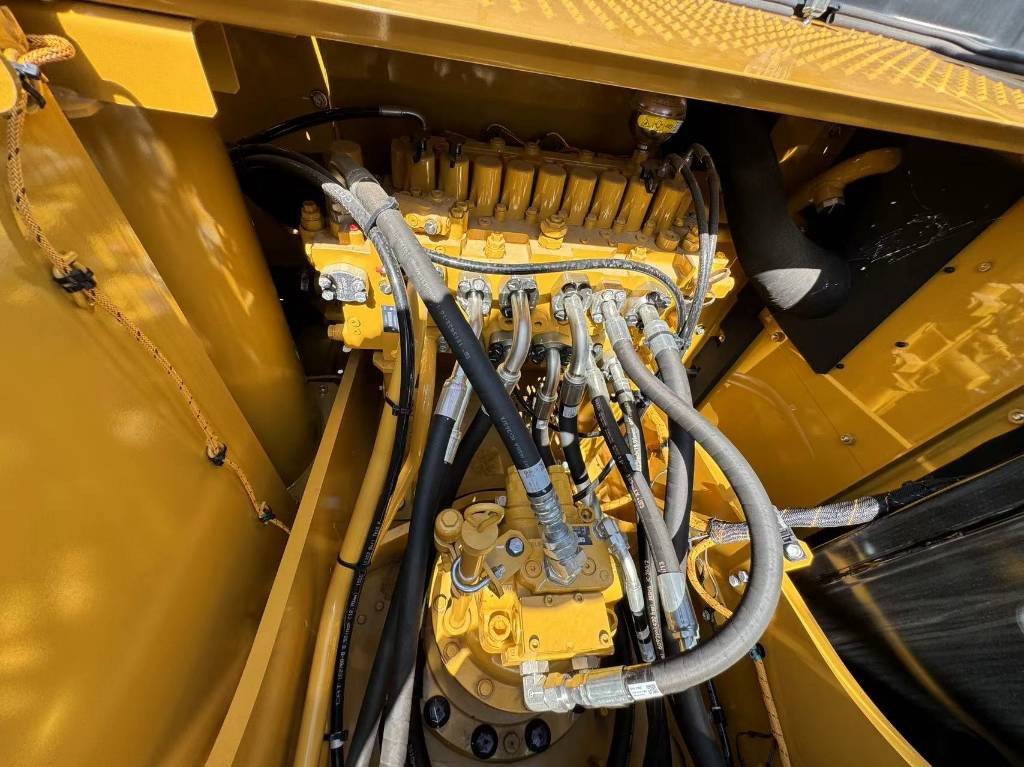 CAT 320 GC - Máy xúc bánh xích: hình 4 CAT 320 GC - Máy xúc bánh xích: hình 4