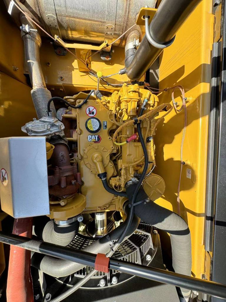 CAT 320 GC - Máy xúc bánh xích: hình 2 CAT 320 GC - Máy xúc bánh xích: hình 2