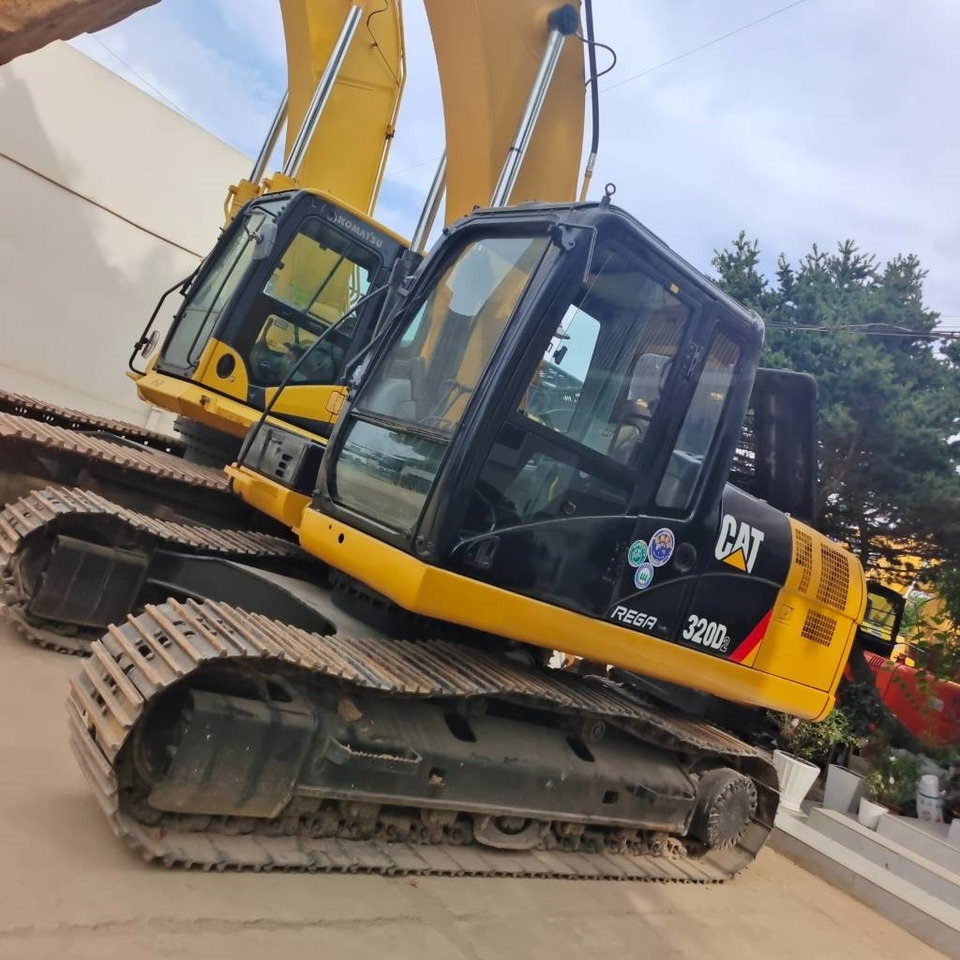 CAT 320D2 - Máy xúc bánh xích: hình 4 CAT 320D2 - Máy xúc bánh xích: hình 4