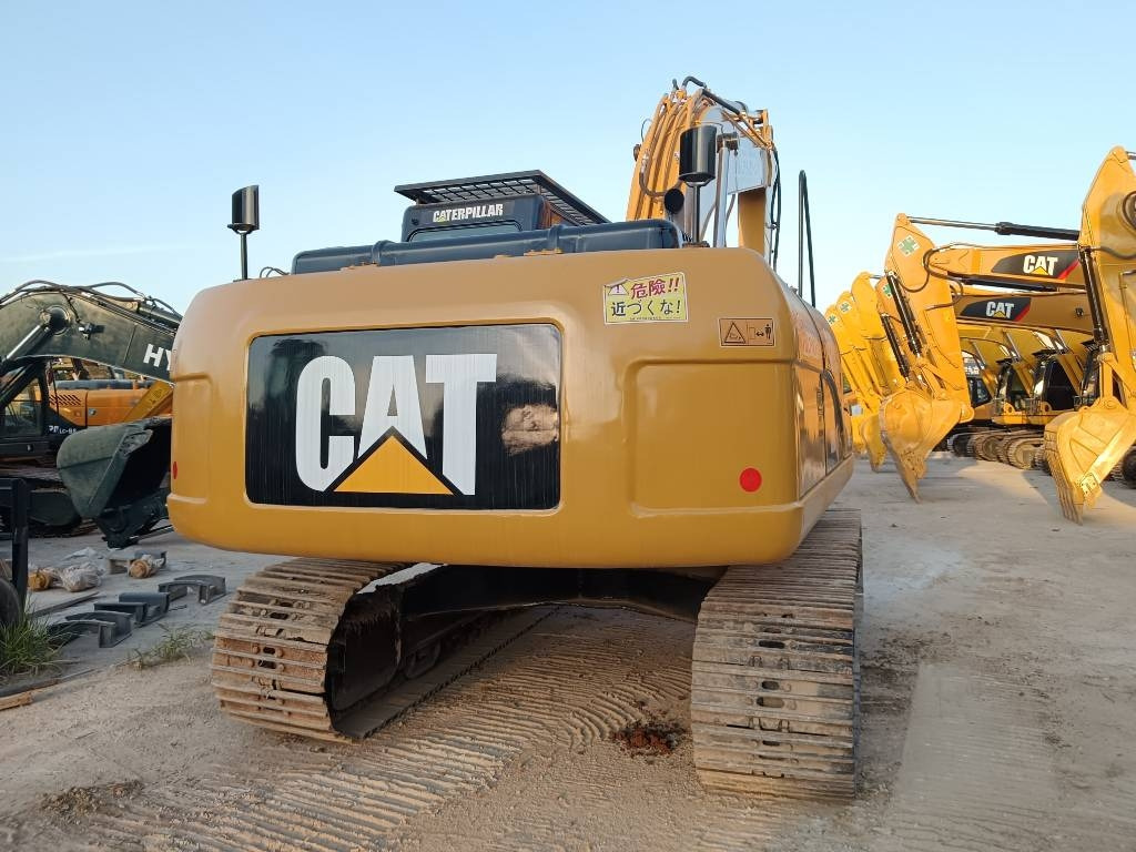 CAT 320D2 - Máy xúc bánh xích: hình 1 CAT 320D2 - Máy xúc bánh xích: hình 1