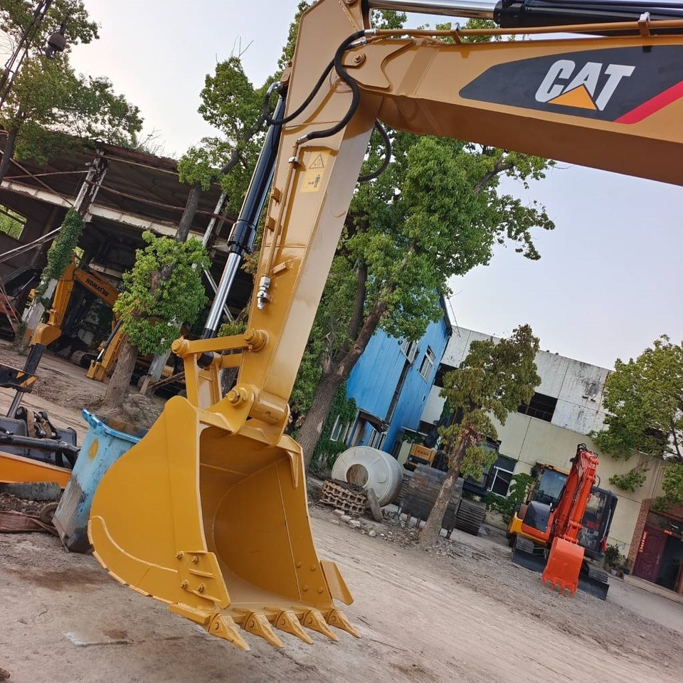 CAT 320D2L - Máy xúc bánh xích: hình 5 CAT 320D2L - Máy xúc bánh xích: hình 5