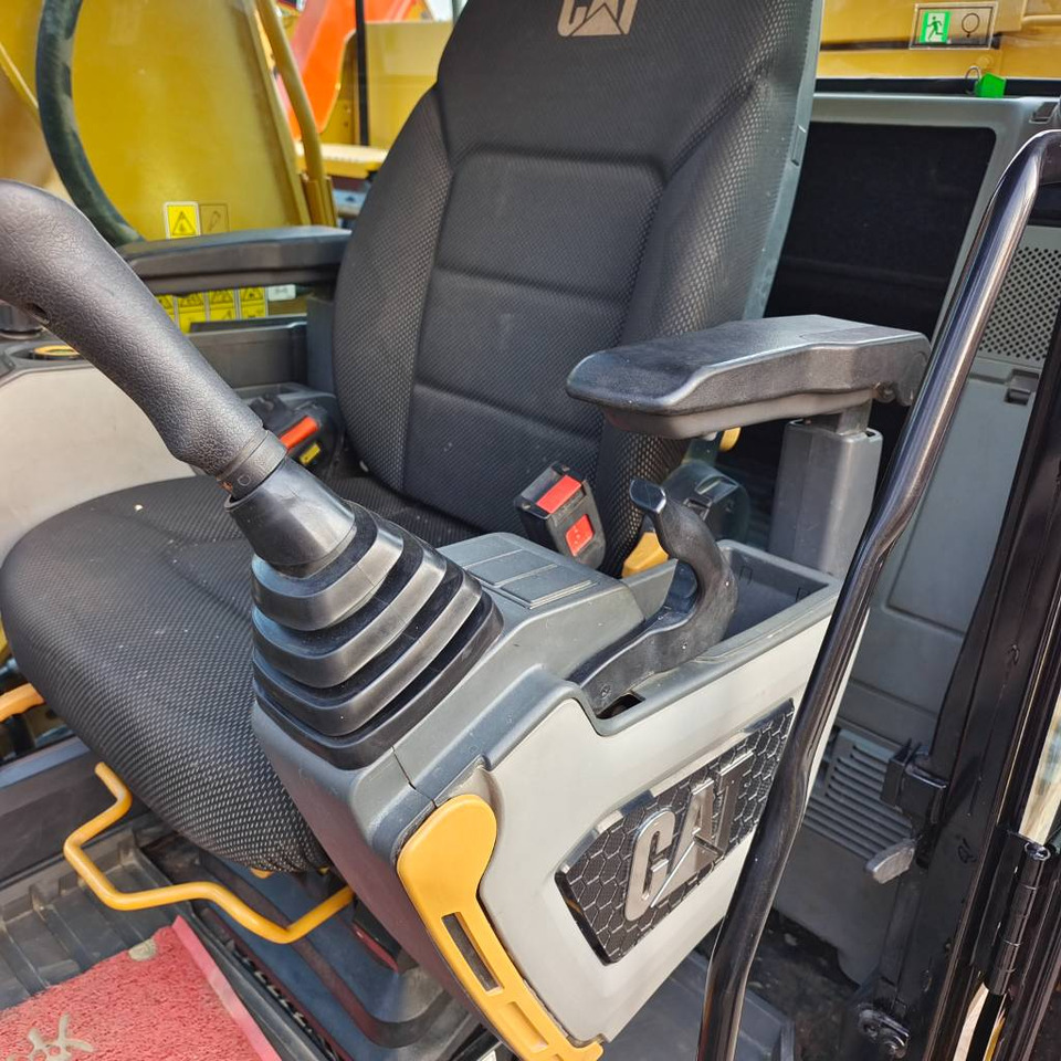 CAT 320GC - Máy xúc bánh xích: hình 4 CAT 320GC - Máy xúc bánh xích: hình 4